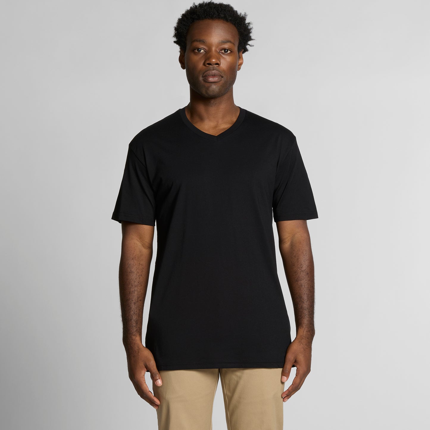 5001v staple v neck tee